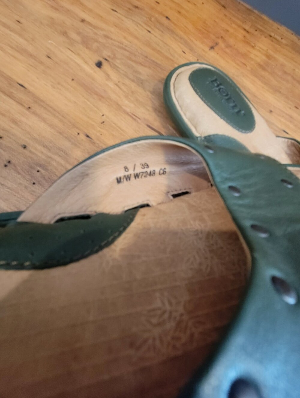 Born Sz 8 Forest Green Leather Slide Sandal w/Stud Detailing. Everyday Casual - Picture 11 of 12
